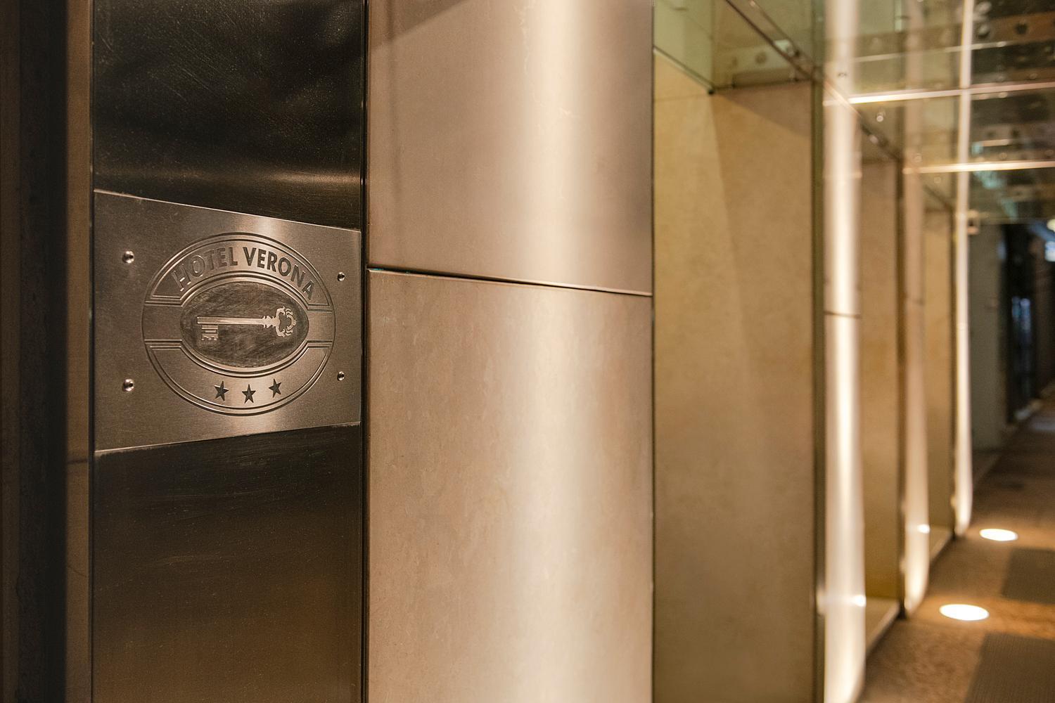 Hotel Verona Luaran gambar