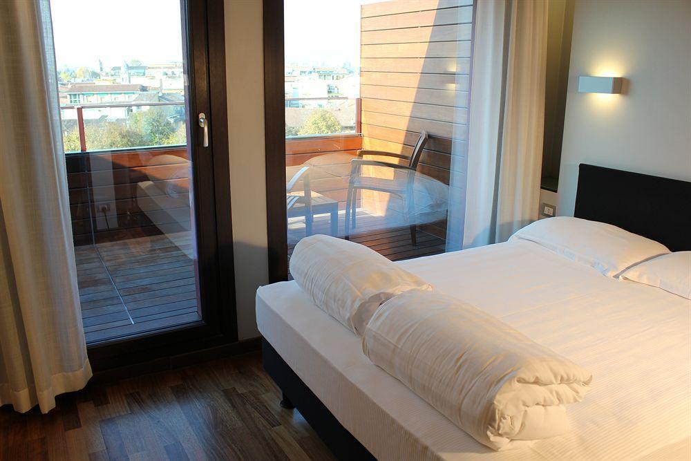 Hotel Verona Luaran gambar